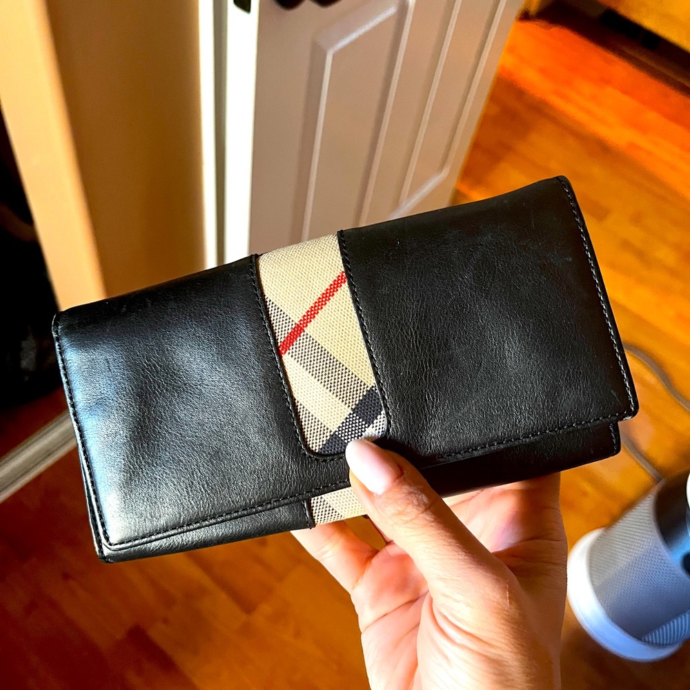 BURBERRY leather wallet. Pre-owned